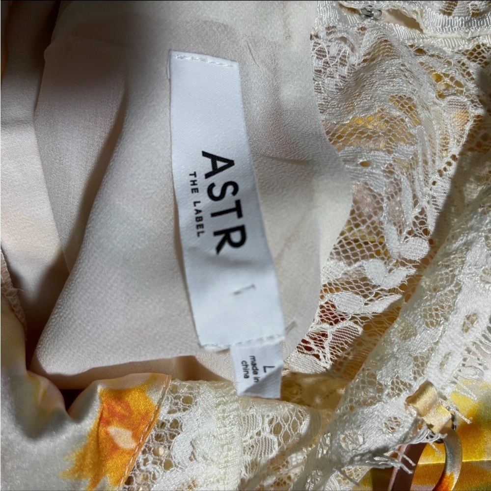 ASTR The Label Ivanna Floral Lace Maxi Dress Size L - Picture 6 of 7